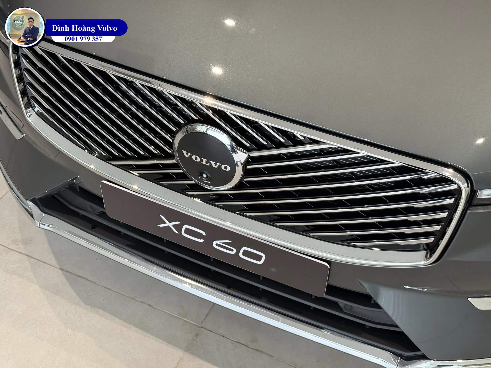 Volvo XC60 2026 màu Xanh Forest Lake Đình Hoàng Volvo Car Đà Nẵng 3