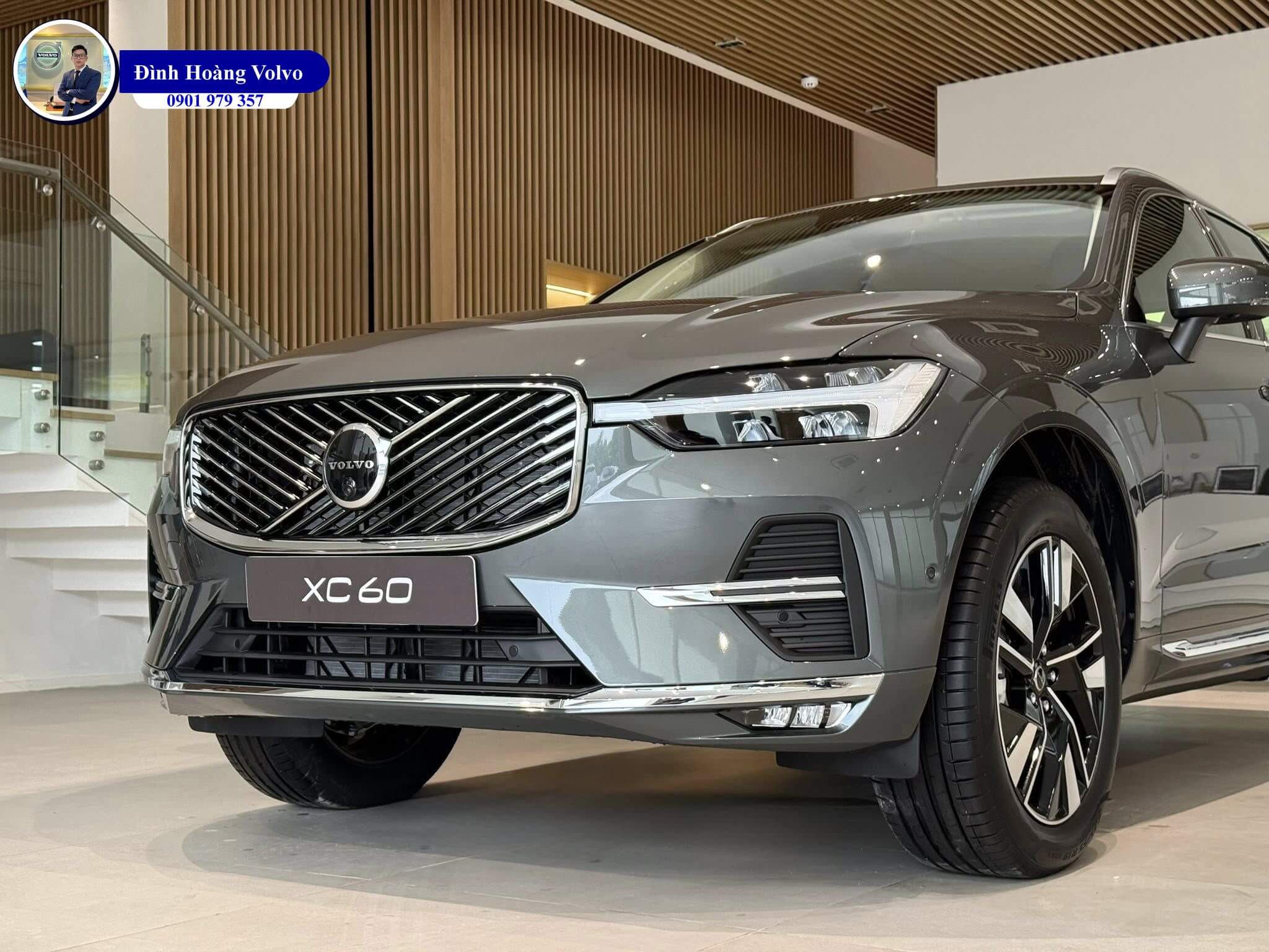 Volvo XC60 2026 màu Xanh Forest Lake Đình Hoàng Volvo Car Đà Nẵng 5