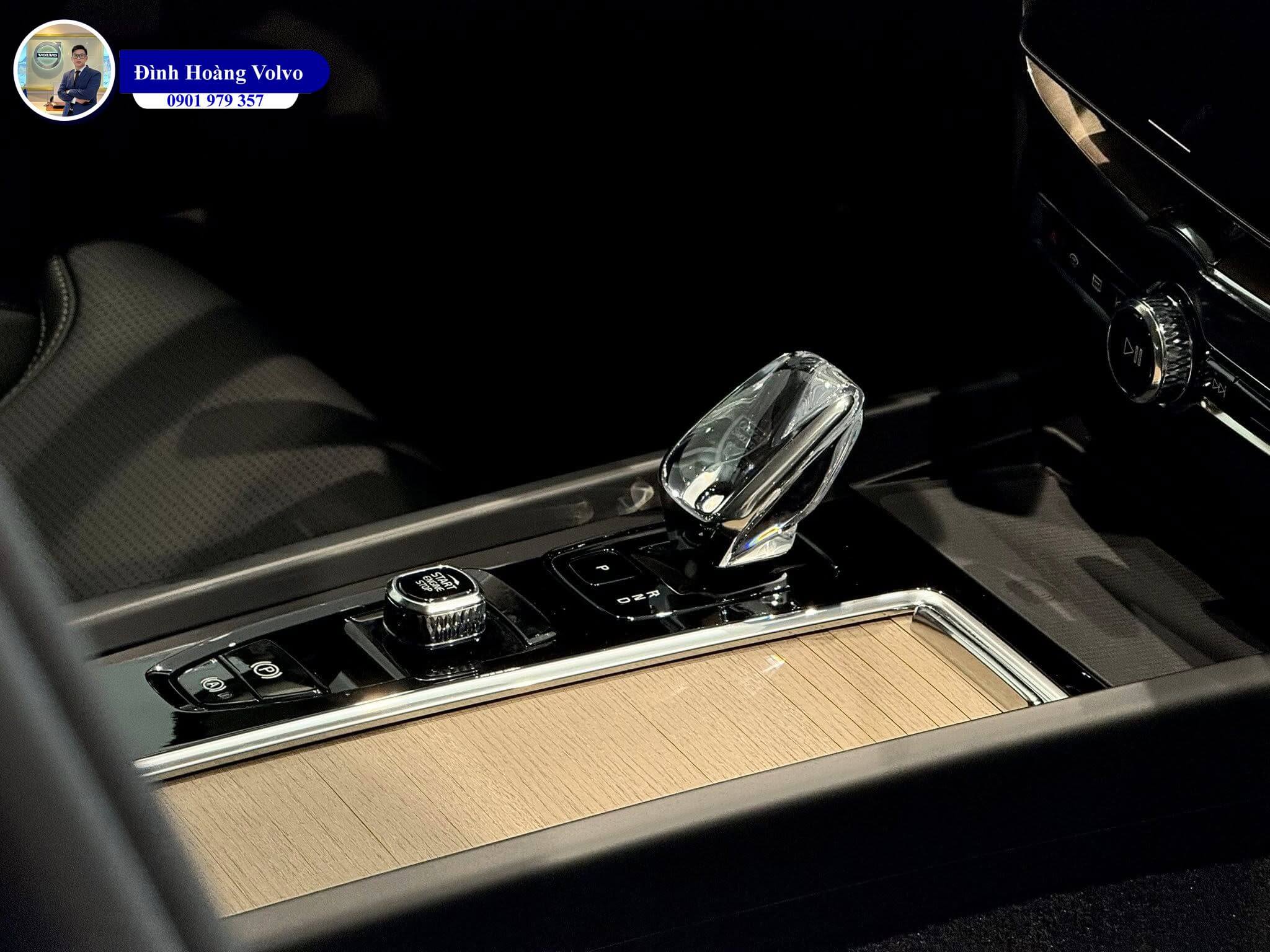 Volvo XC60 2026 màu Xanh Forest Lake Đình Hoàng Volvo Car Đà Nẵng 7