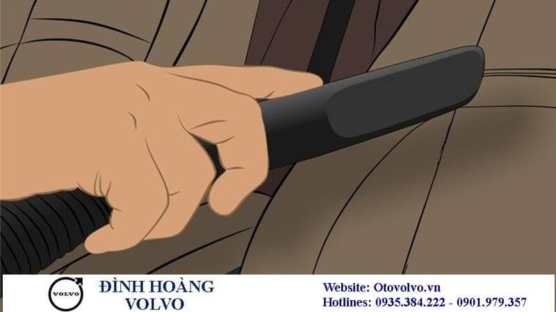 Liệu bạn đã vệ sinh ghế da đúng cách - Đình Hoàng Volvo Car Đà Nẵng