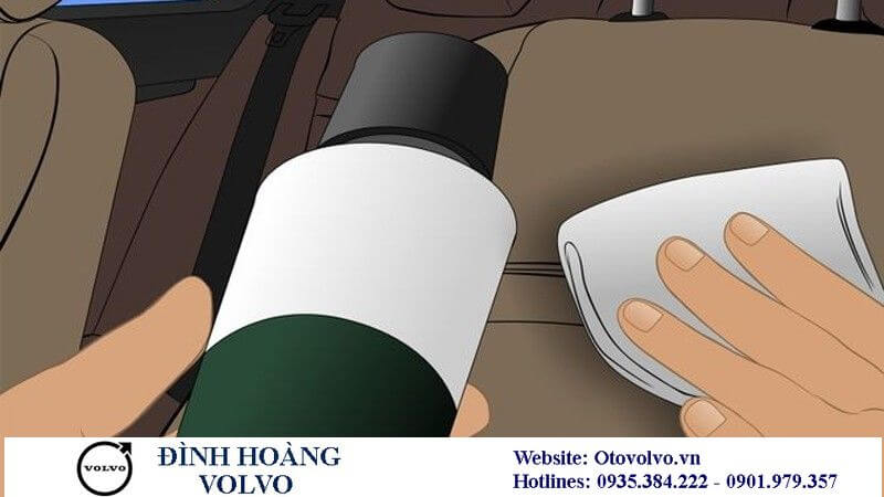 Liệu bạn đã vệ sinh ghế da đúng cách - Đình Hoàng Volvo Car Đà Nẵng