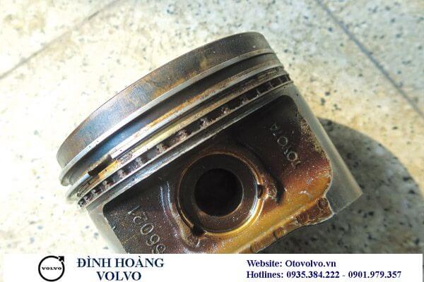 Đây là hậu quả của việc thay dầu muộn - Volvo Đà Nẵng