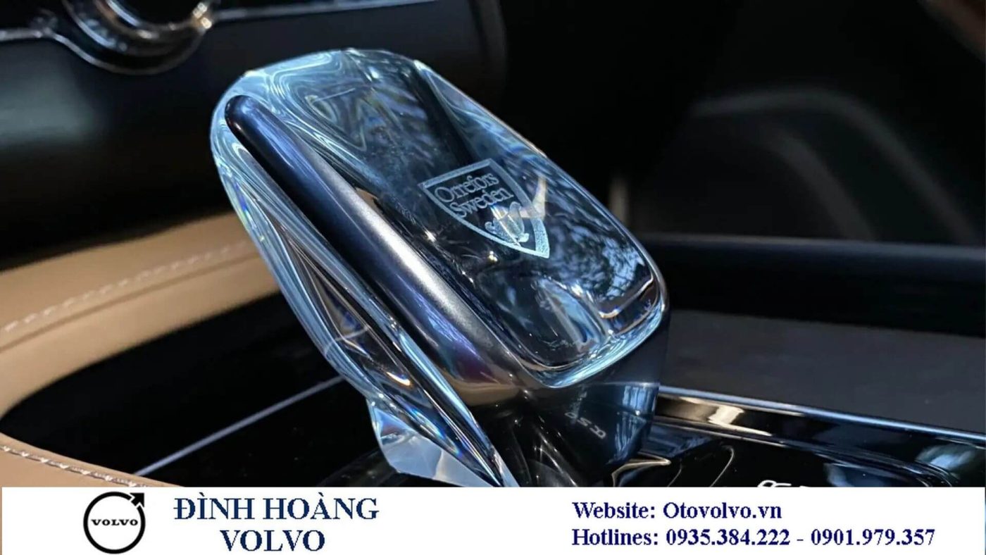 Dừng đèn xanh đèn đỏ nên cho xe ô tô về N hay để D - Volvo Đà Nẵng