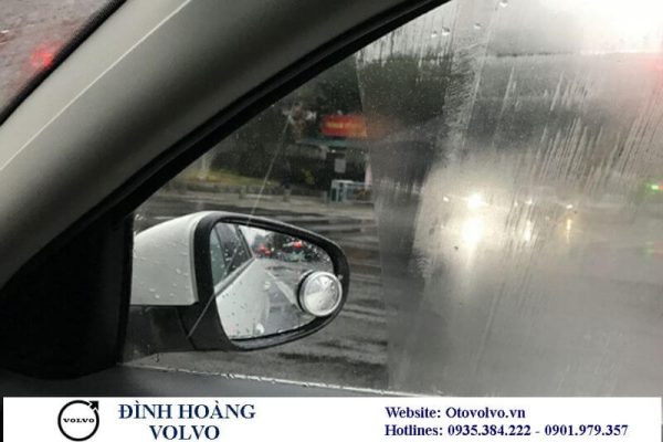 Mẹo hay xử lý mờ kính, nhòe gương ô tô khi đi trời mưa - Volvo Đà Nẵng