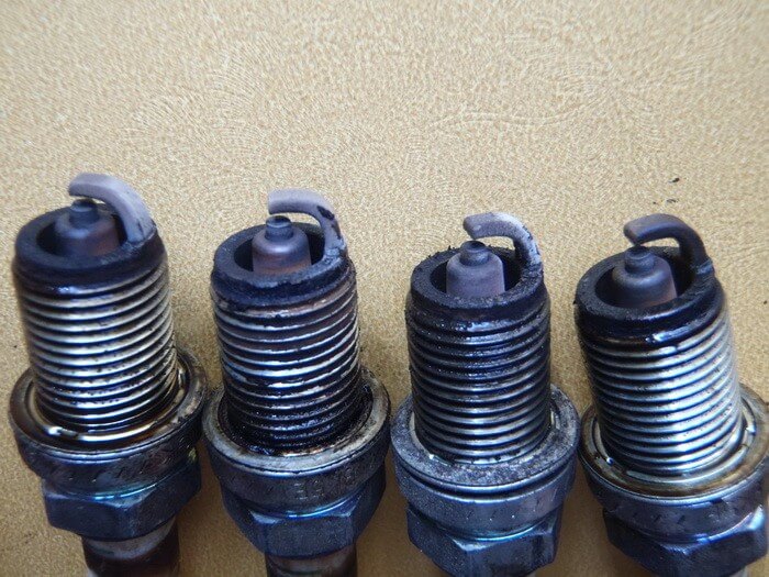 Tự chuẩn đoán tình trạng động cơ thông qua Bugi - Volvo Đà Nẵng