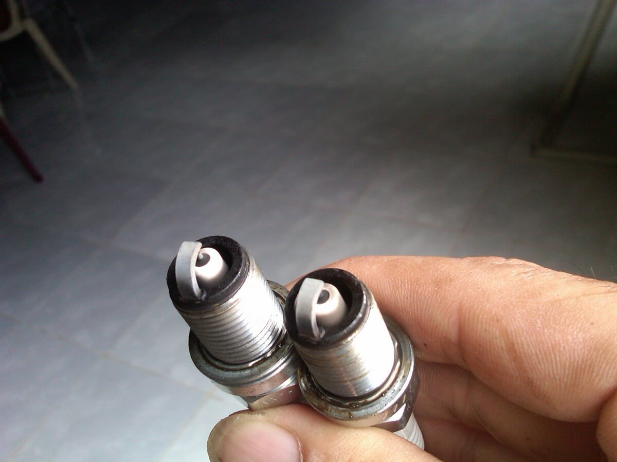 Tự chuẩn đoán tình trạng động cơ thông qua Bugi - Volvo Đà Nẵng (7) Tự chuẩn đoán tình trạng động cơ thông qua Bugi - Volvo Đà Nẵng