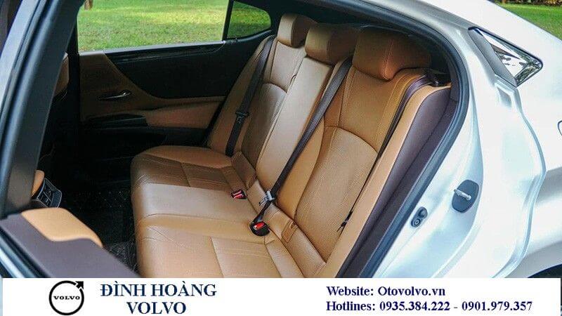 So sánh Volvo S90 Ultimate và Lexus ES 250 2023