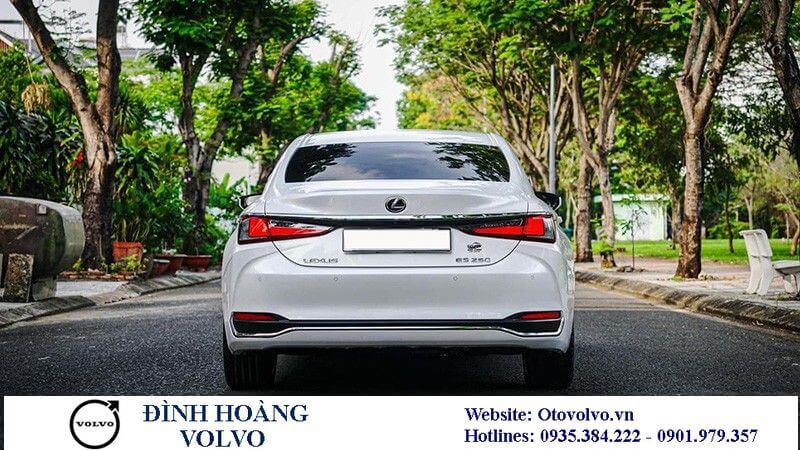 So sánh Volvo S90 Ultimate và Lexus ES 250 2023