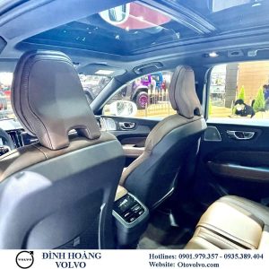 Hình ảnh Volvo XC60 B6 Ultimate màu trắng 2023 tại Volvo Đà Nẵng