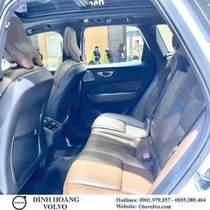 Hình ảnh Volvo XC60 B6 Ultimate màu trắng 2023 tại Volvo Đà Nẵng