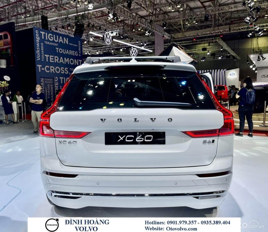 Hình ảnh Volvo XC60 B6 Ultimate màu trắng 2023 tại Volvo Đà Nẵng