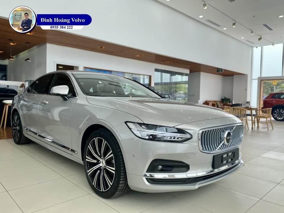 Hình ảnh thực tế chi tiết Volvo S90L Ultimate 2023 Màu đen nội thất nâu tại Đà Nẵng - Đình Hoàng Volvo Hình ảnh thực tế chi tiết Volvo S90L Ultimate 2023 Màu đen nội thất nâu tại Đà Nẵng - Đình Hoàng Volvo