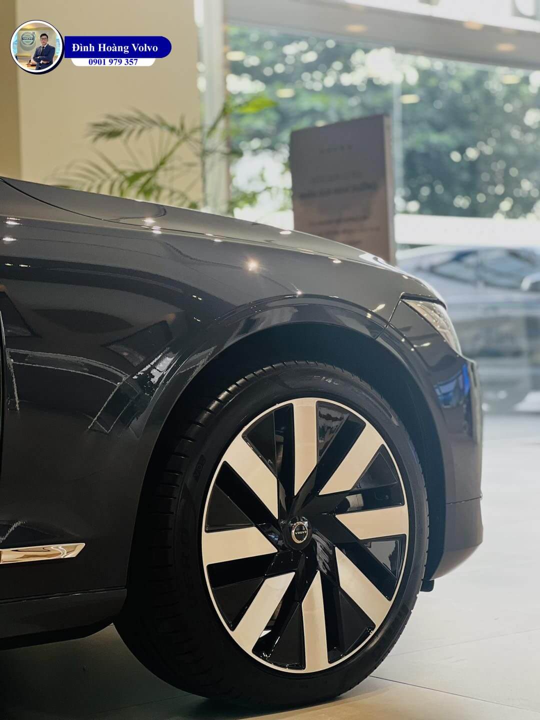 Hình ảnh thực tế chi tiết Volvo S90L T8 Plug in Hybrid Ultra 2025 Màu Xanh Dương Denim Blue nội thất Nâu - Đình Hoàng Volvo Car Đà Nẵng