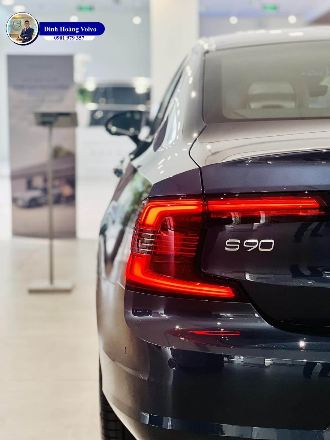 Hình ảnh thực tế chi tiết Volvo S90L T8 Plug in Hybrid Ultra 2025 Màu Xanh Dương Denim Blue nội thất Nâu - Đình Hoàng Volvo Car Đà Nẵng