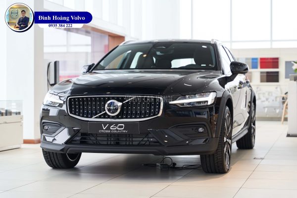 Hình ảnh thực tế chi tiết Volvo V60 B5 Ultimate 2023 Màu Đen Black Stone nội thất Nâu Maroon và Đen Charcoal - Đình Hoàng Vovo