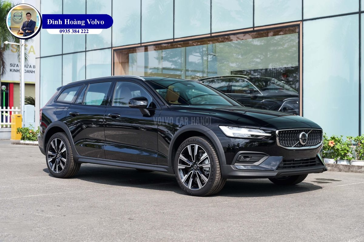 Hình ảnh thực tế chi tiết Volvo V60 B5 Ultimate 2023 Màu Đen Onyx Black nội thất Nâu Maroon và Đen Charcoal - Đình Hoàng Vovo