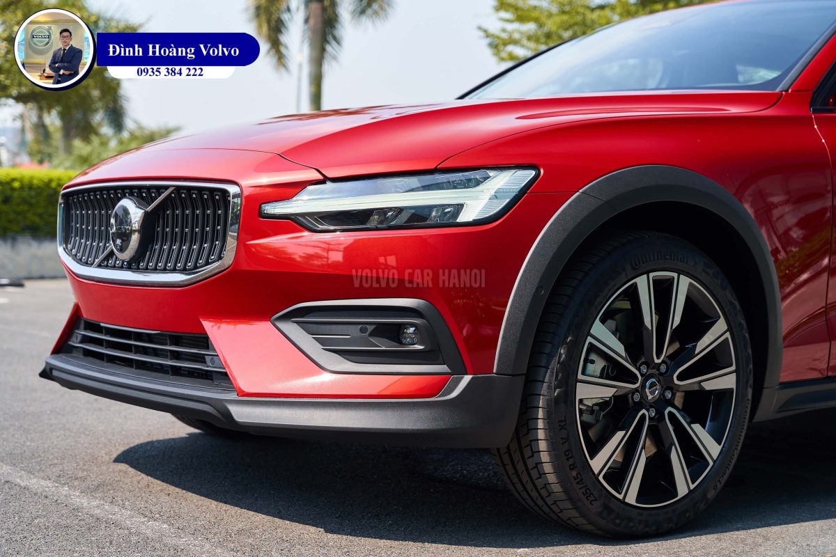 Hình ảnh thực tế chi tiết Volvo V60 B5 Ultimate 2023 Màu Đỏ Fusion Red nội thất Nâu Maroon và Đen Charcoal - Đình Hoàng Vovo 