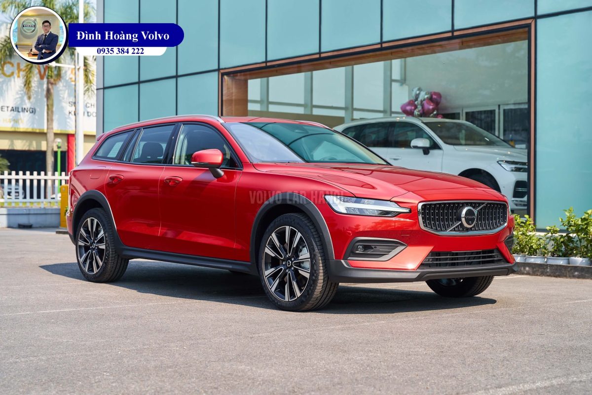 Hình ảnh thực tế chi tiết Volvo V60 B5 Ultimate 2023 Màu Đỏ Fusion Red nội thất Nâu Maroon và Đen Charcoal - Đình Hoàng Vovo 