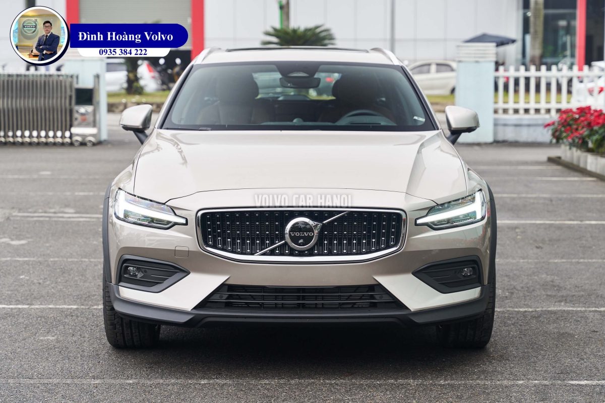 Hình ảnh thực tế chi tiết Volvo V60 B5 Ultimate 2023 Màu Vàng Đồng Bright Dusk nội thất Nâu Maroon và Đen Charcoal - Đình Hoàng Vovo