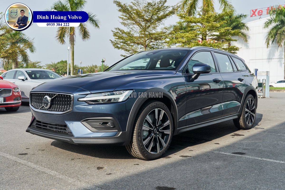 Hình ảnh thực tế chi tiết Volvo V60 B5 Ultimate 2023 Màu Xanh Denim Blue nội thất Nâu Maroon và Đen Charcoal - Đình Hoàng Vovo