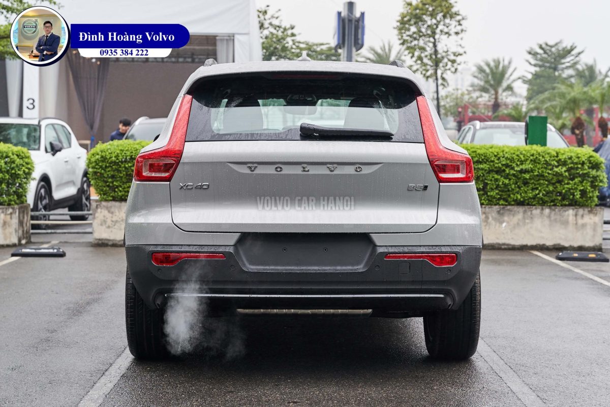 Hình ảnh thực tế chi tiết Volvo XC40 B5 Ultimate 2023 Màu Bạc Silver Dawn nội thất Đen Charcoal Leather - Đình Hoàng Volvo