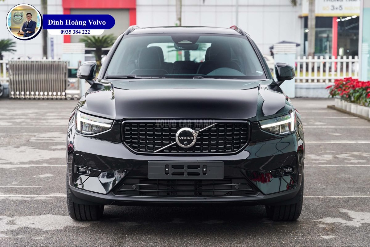 Hình ảnh thực tế chi tiết Volvo XC40 B5 Ultimate 2023 Màu Đen Black Stone nội thất Đen Charcoal Leather - Đình Hoàng Volvo