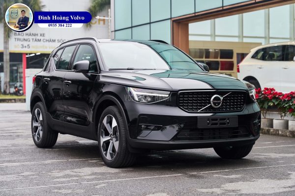 Hình ảnh thực tế chi tiết Volvo XC40 B5 Ultimate 2023 Màu Đen Black Stone nội thất Đen Charcoal Leather - Đình Hoàng Volvo