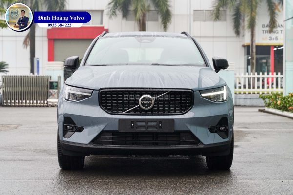 Hình ảnh thực tế chi tiết Volvo XC40 B5 Ultimate 2023 Màu Xám Xi Măng Thunder Grey nội thất Đen Charcoal Leather - Đình Hoàng Volvo