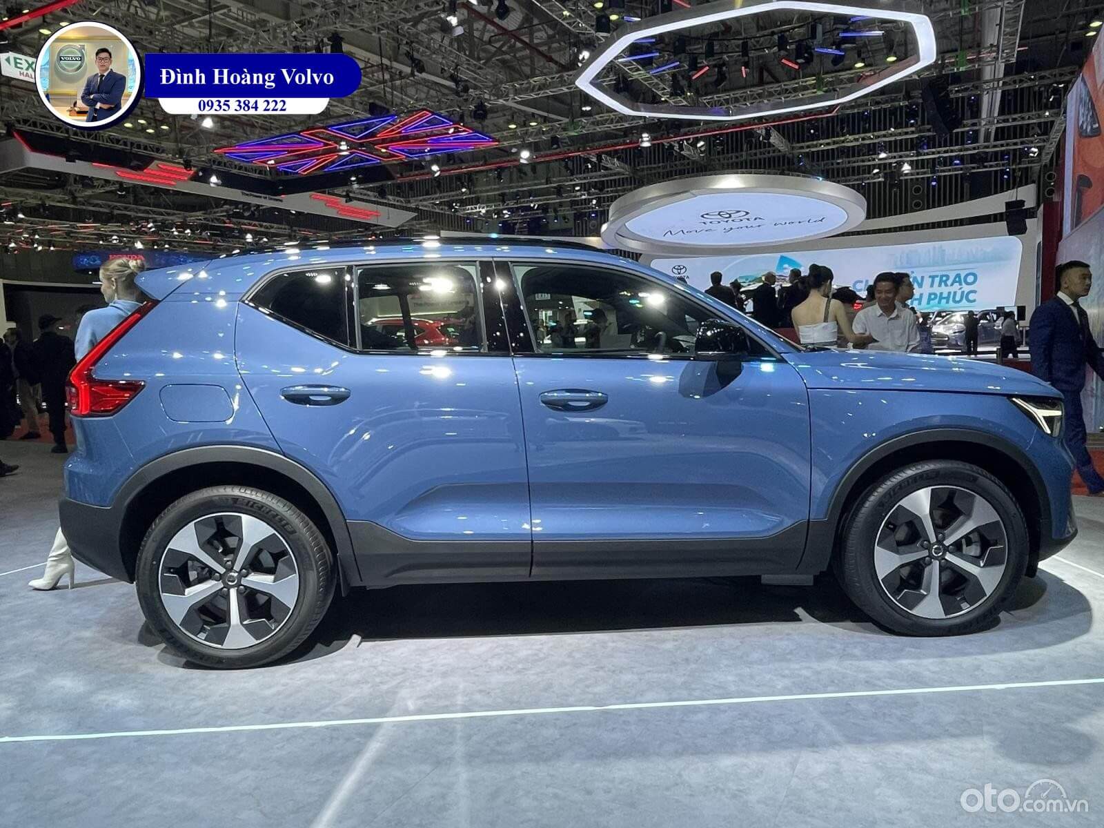 Hình ảnh thực tế chi tiết Volvo XC40 B5 Ultimate 2023 Màu Xanh Fjiord Blue nội thất Đen Charcoal Leather - Đình Hoàng Volvo (1) Hình ảnh thực tế chi tiết Volvo XC40 B5 Ultimate 2023 Màu Xanh Fjiord Blue nội thất Đen Charcoal Leather - Đình Hoàng Volvo