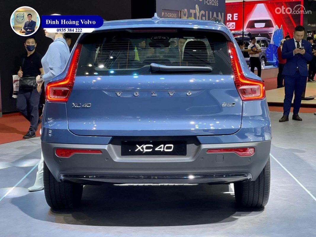 Hình ảnh thực tế chi tiết Volvo XC40 B5 Ultimate 2023 Màu Xanh Fjiord Blue nội thất Đen Charcoal Leather - Đình Hoàng Volvo