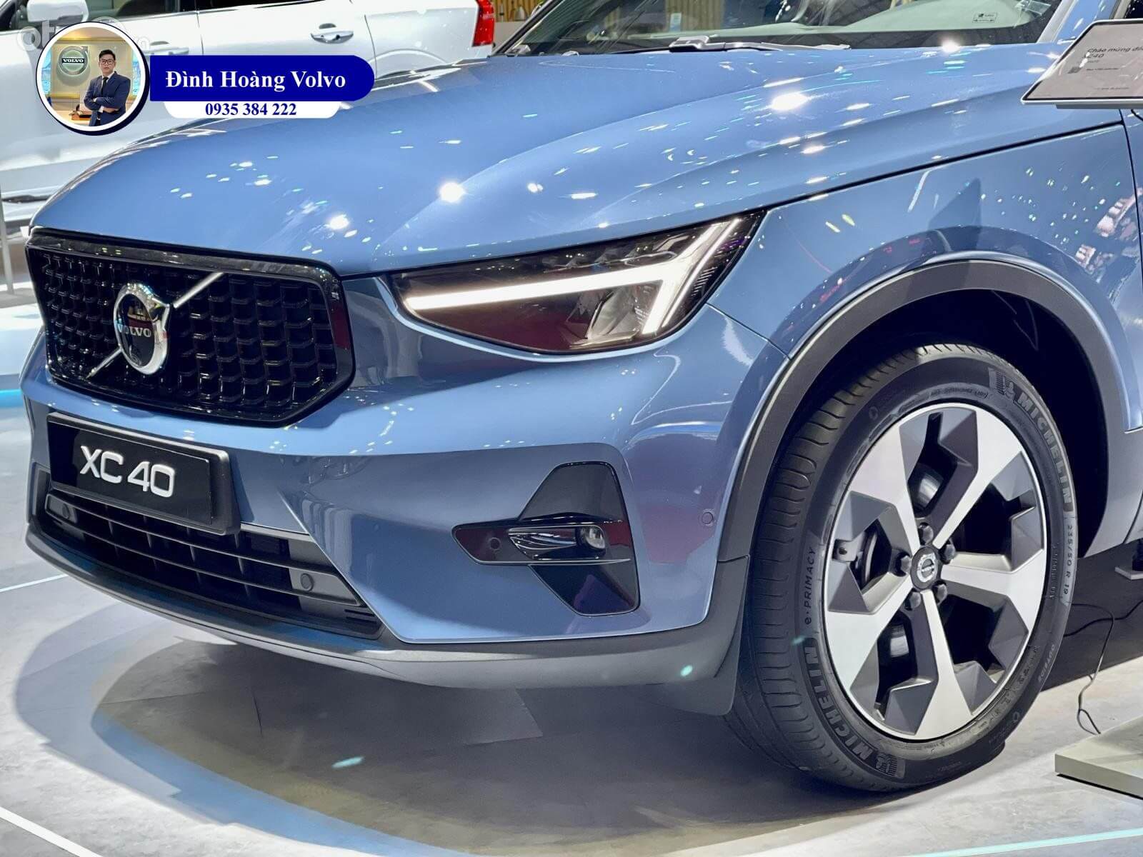 Hình ảnh thực tế chi tiết Volvo XC40 B5 Ultimate 2023 Màu Xanh Fjiord Blue nội thất Đen Charcoal Leather - Đình Hoàng Volvo