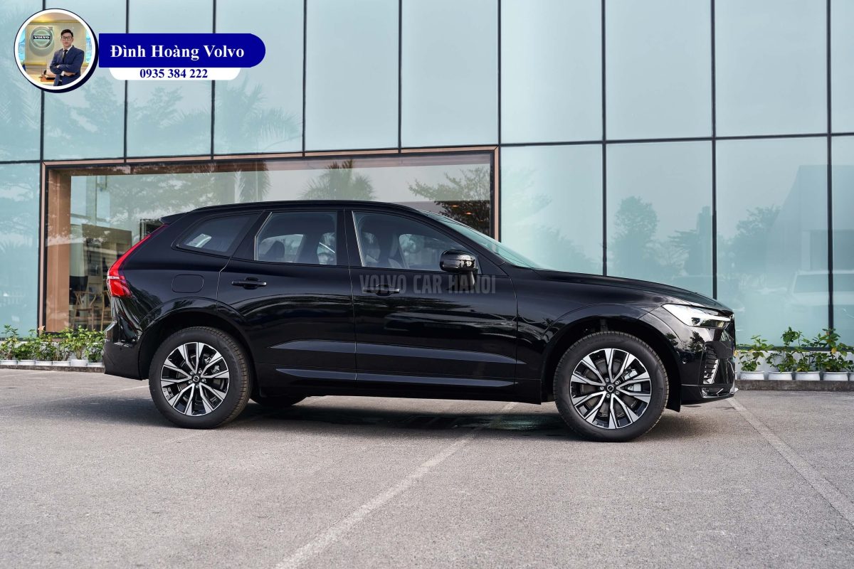 Hình ảnh thực tế chi tiết Volvo XC60 B6 Ultimate Dark 2023 Màu Đen Onyx Black Nội thất màu Đen Charcoal - Đình Hoàng Volvo