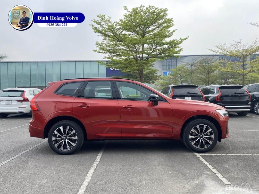 Hình ảnh thực tế chi tiết Volvo XC60 B6 Ultimate Dark 2023 Màu Đỏ Fusion Red Nội thất màu Đen Charcoal - Đình Hoàng Volvo