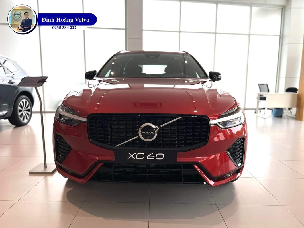 Hình ảnh thực tế chi tiết Volvo XC60 B6 Ultimate Dark 2023 Màu Đỏ Fusion Red Nội thất màu Đen Charcoal - Đình Hoàng Volvo