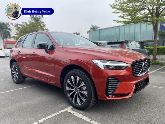 Hình ảnh thực tế chi tiết Volvo XC60 B6 Ultimate Dark 2023 Màu Đỏ Fusion Red Nội thất màu Đen Charcoal - Đình Hoàng Volvo
