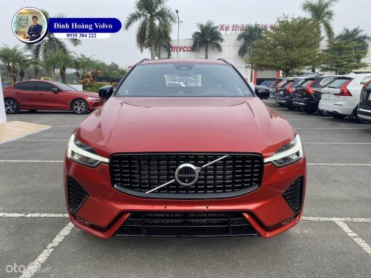 Hình ảnh thực tế chi tiết Volvo XC60 B6 Ultimate Dark 2023 Màu Đỏ Fusion Red Nội thất màu Đen Charcoal - Đình Hoàng Volvo