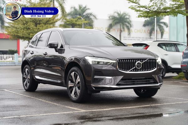 Hình ảnh thực tế chi tiết Volvo XC60 T8 Ultimate Recharge 2023 Màu Xám Nâu Platinum Grey Nội thất Nâu Maroon và Vàng Amber - Đình Hoàng Volvo