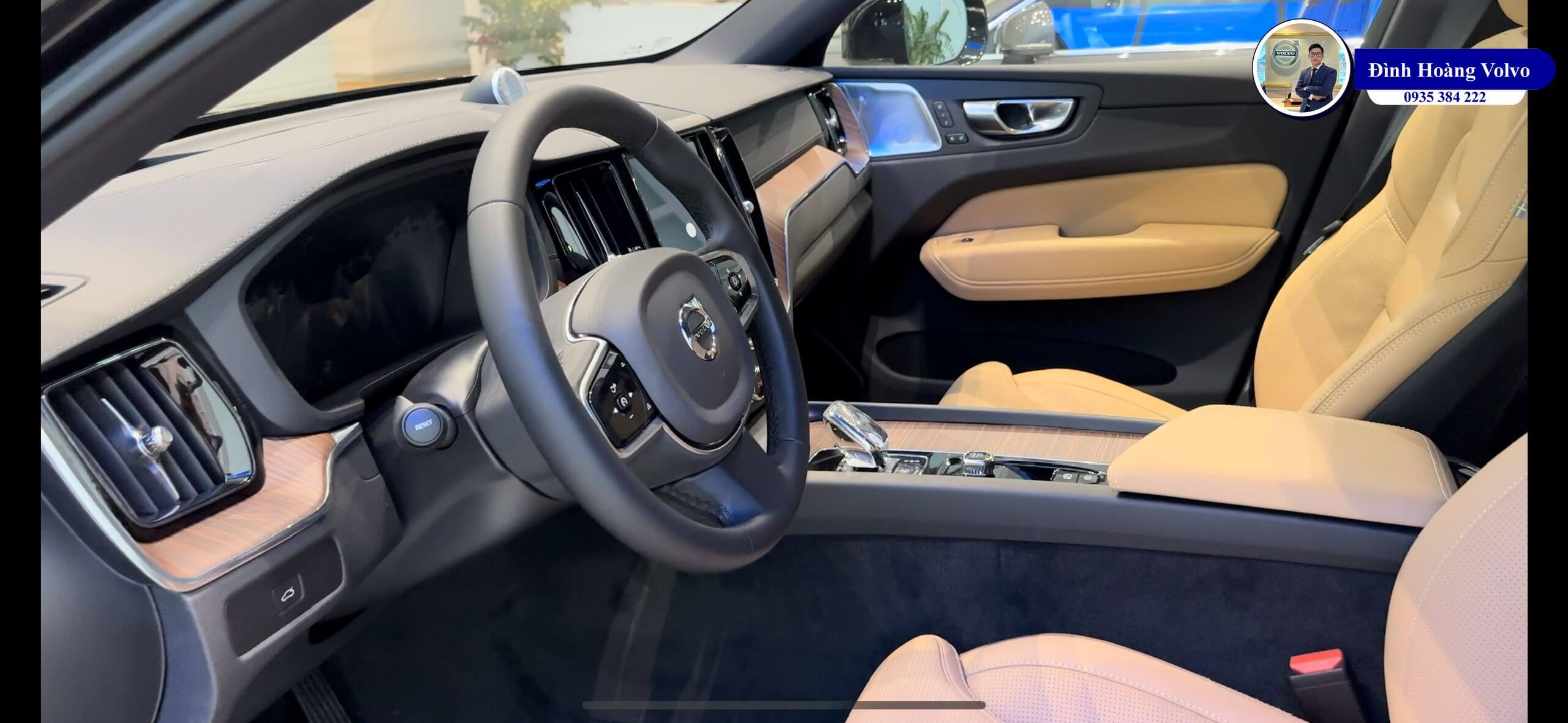 Hình ảnh thực tế chi tiết nội thất Volvo XC60 Ultimate 2023 Màu Đen Onyx Black nội thất Vàng Amber - Volvo XC60 Quảng Bình, Quảng Trị, Huế, Đà Nẵng, Quảng Nam, Quảng Ngãi, Bình Định, Phú Yên, Gia Lai, Kon Tum