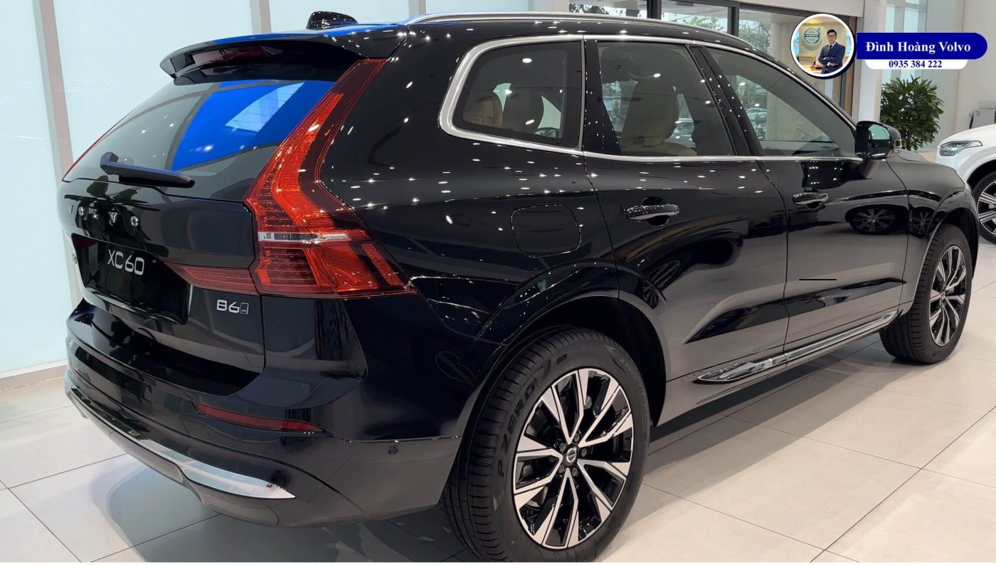 Hình ảnh thực tế chi tiết Volvo XC60 Ultimate 2023 Màu Đen Onyx Black nội thất Nâu Maroon và Vàng Amber tại Đà Nẵng - Đình Hoàng Volvo