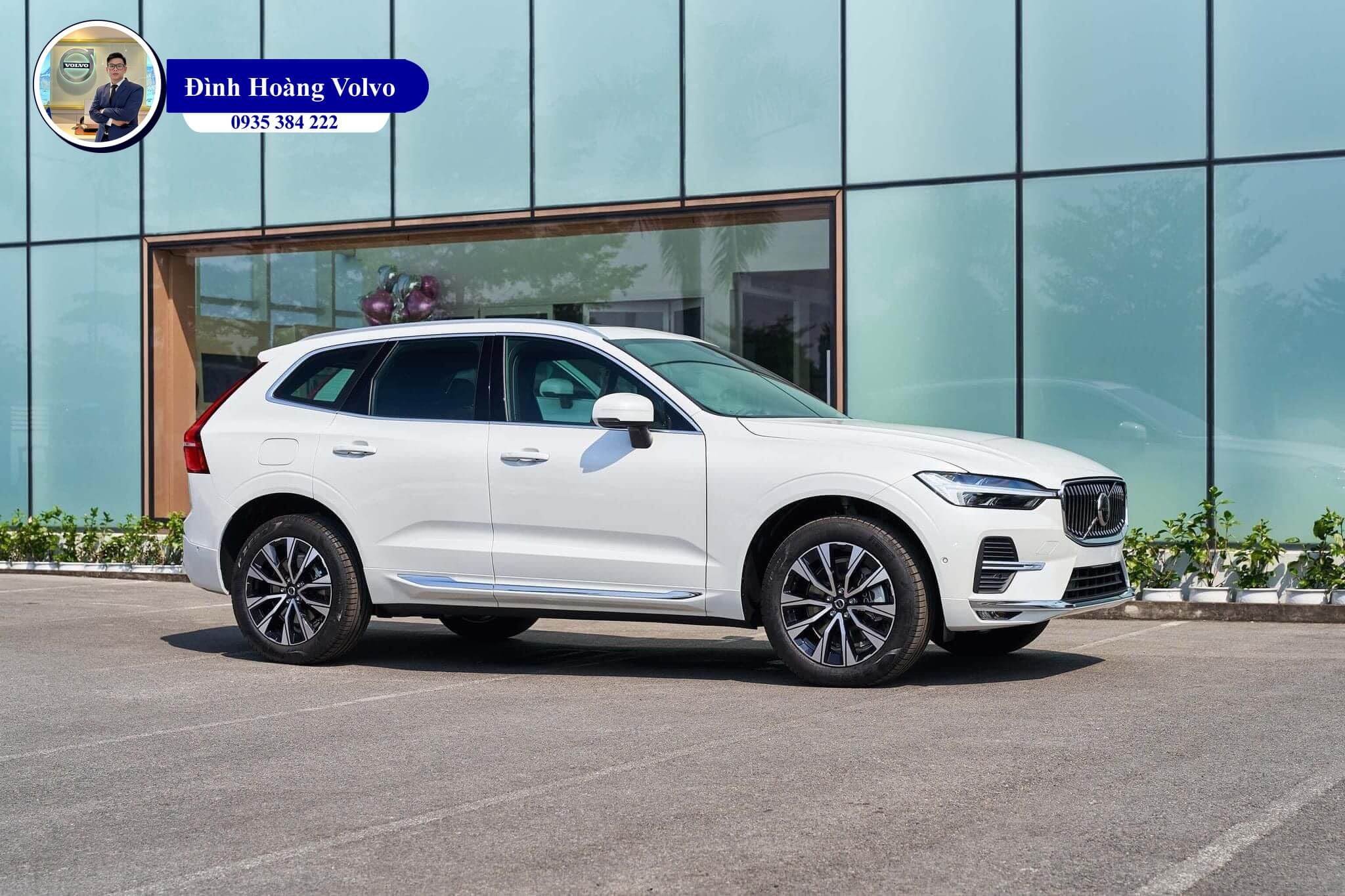 Hình ảnh thực tế chi tiết Volvo XC60 Ultimate 2023 Màu Trắng Crystal White nội thất Nâu Maroon và Vàng Amber tại Đà Nẵng - Đình Hoàng Volvo