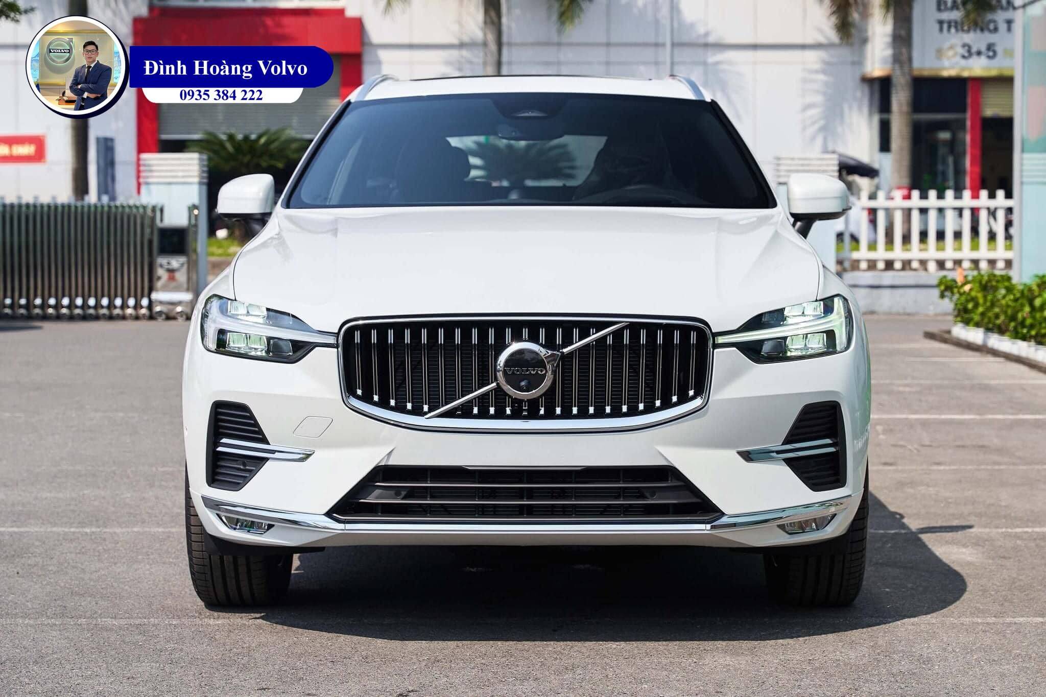 Hình ảnh thực tế chi tiết Volvo XC60 Ultimate 2023 Màu Trắng Crystal White nội thất Nâu Maroon và Vàng Amber tại Đà Nẵng - Đình Hoàng Volvo