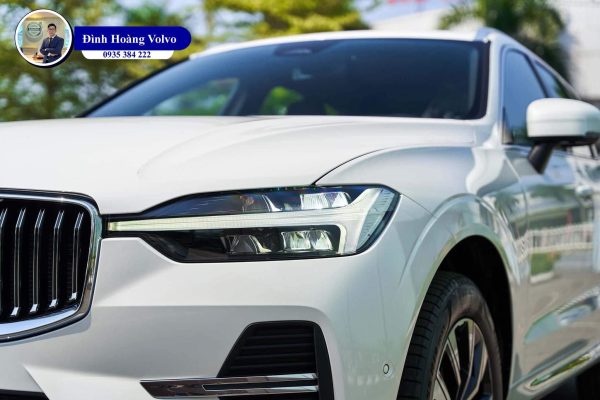 Hình ảnh thực tế chi tiết Volvo XC60 Ultimate 2023 Màu Trắng Crystal White nội thất Nâu Maroon và Vàng Amber tại Đà Nẵng - Đình Hoàng Volvo