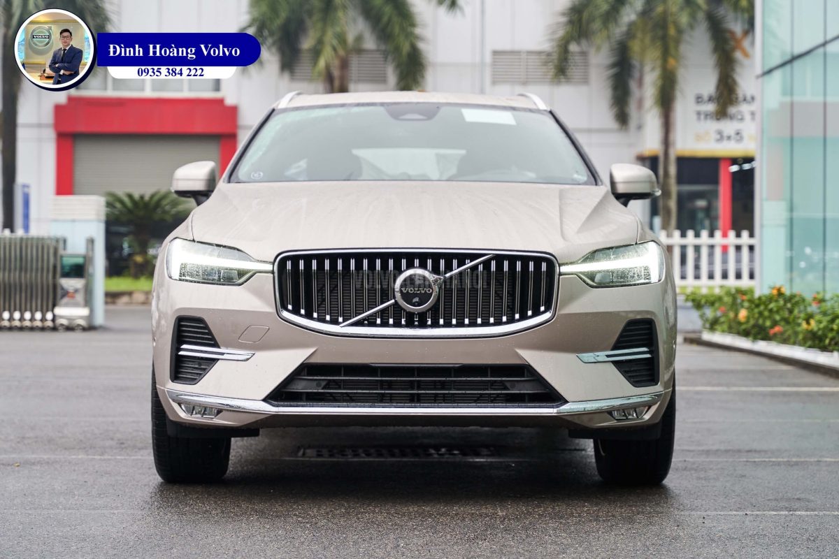 Hình ảnh thực tế chi tiết Volvo XC60 Ultimate 2023 Màu Trắng Vàng đồng Bright Dusk nội thất Nâu Maroon và Vàng Amber tại Đà Nẵng - Đình Hoàng Volvo