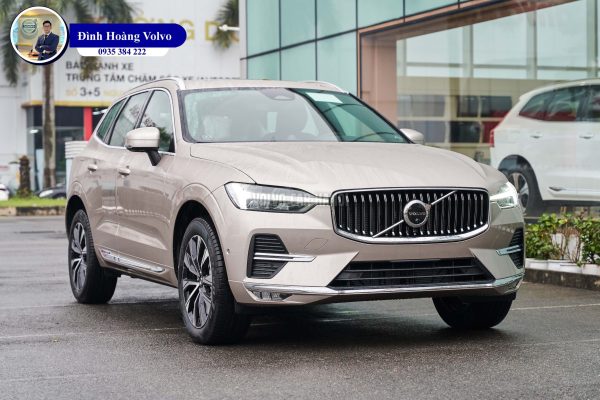 Hình ảnh thực tế chi tiết Volvo XC60 Ultimate 2023 Màu Trắng Vàng đồng Bright Dusk nội thất Nâu Maroon và Vàng Amber tại Đà Nẵng - Đình Hoàng Volvo