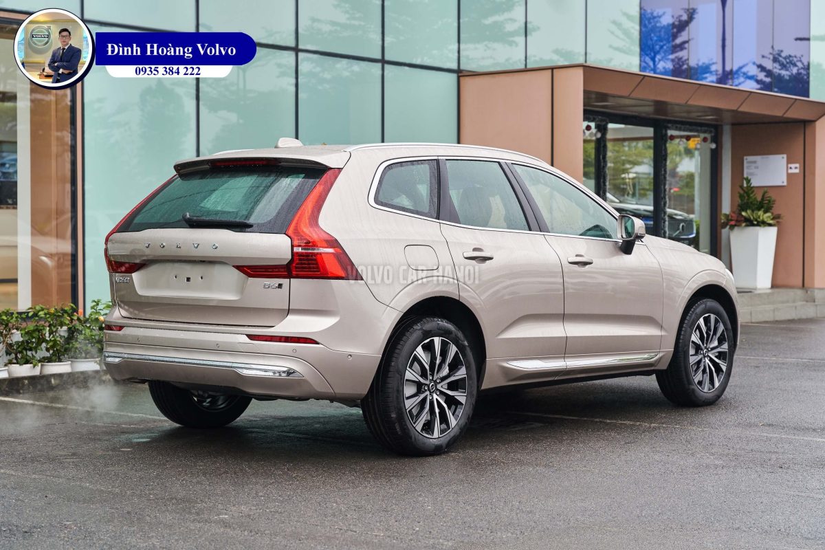 Hình ảnh thực tế chi tiết Volvo XC60 Ultimate 2023 Màu Trắng Vàng đồng Bright Dusk nội thất Nâu Maroon và Vàng Amber tại Đà Nẵng - Đình Hoàng Volvo