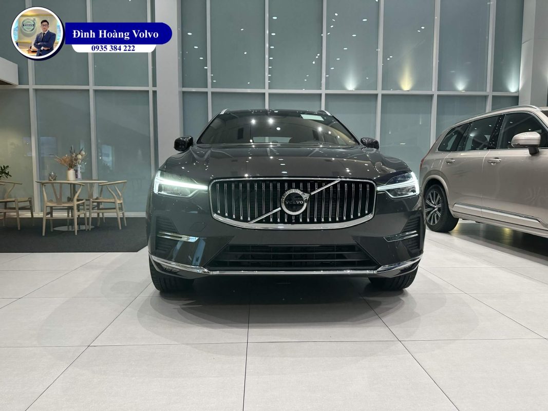 Hình ảnh thực tế chi tiết Volvo XC60 Ultimate 2023 Màu Xám Platinium Grey nội thất Nâu Maroon và Vàng Amber tại Đà Nẵng - Đình Hoàng Volvo 