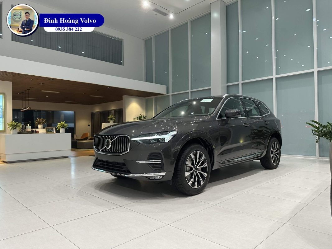Hình ảnh thực tế chi tiết Volvo XC60 Ultimate 2023 Màu Xám Platinium Grey nội thất Nâu Maroon và Vàng Amber tại Đà Nẵng - Đình Hoàng Volvo