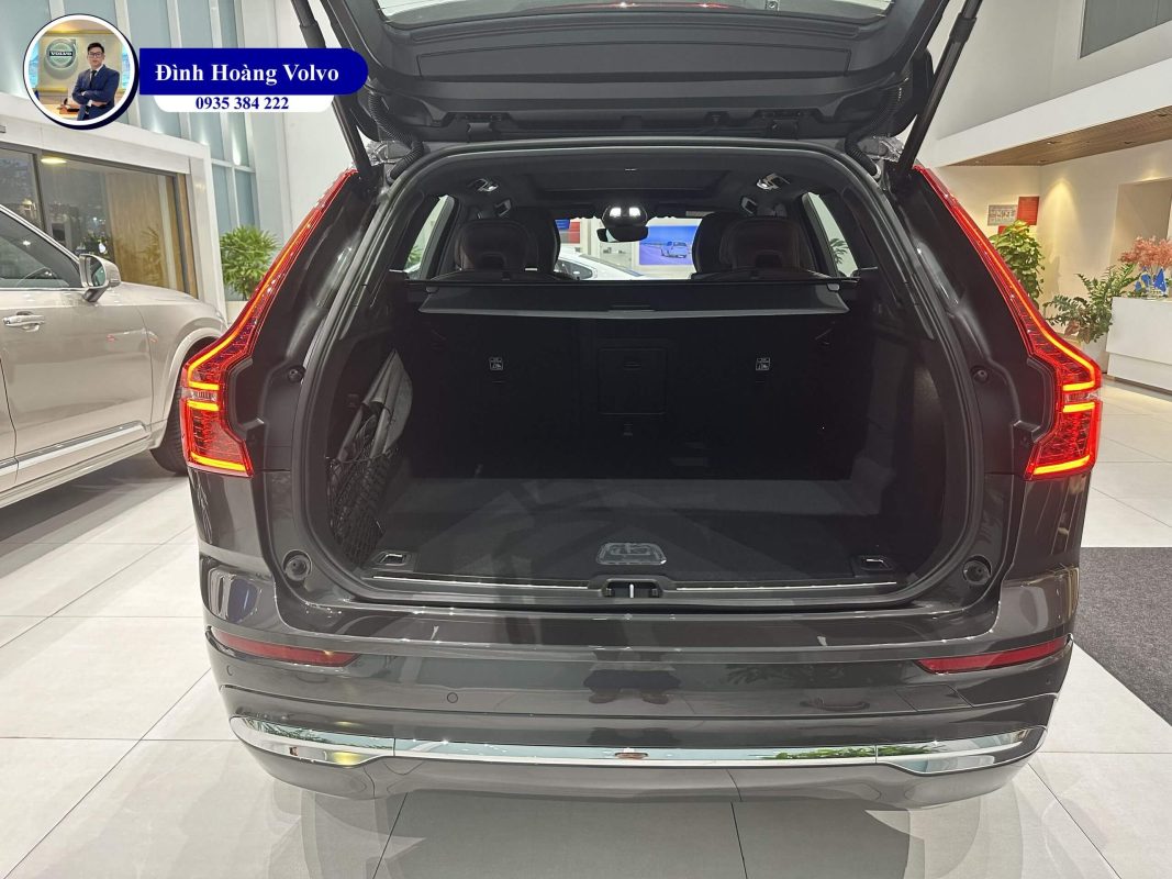Hình ảnh thực tế chi tiết nội thất Volvo XC60 B6 và T8 Recharge Ultimate 2023 Màu Vàng Amber - Đình Hoàng Volvo
