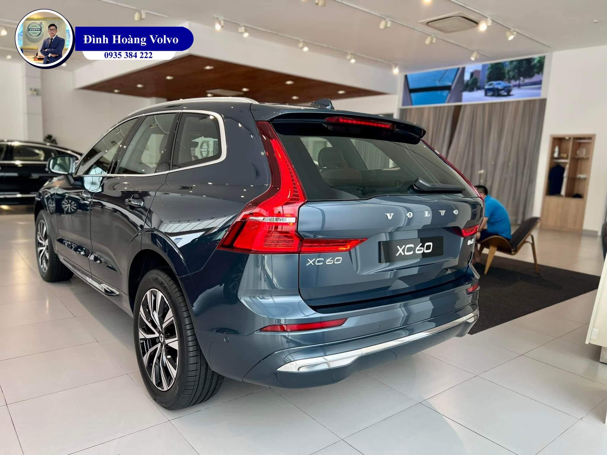 Hình ảnh thực tế chi tiết Volvo XC60 Ultimate 2023 Màu Xanh Denim Blue nội thất Nâu Maroon và Vàng Amber tại Đà Nẵng - Đình Hoàng Volvo