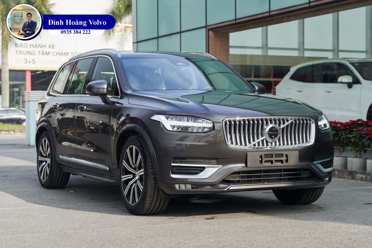 Hình ảnh thực tế chi tiết XC90 B6 Ultimate Màu Xám Nâu Platinum Grey nội thất Nâu Maroon và Vàng Amber - Đình Hoàng Volvo (11)